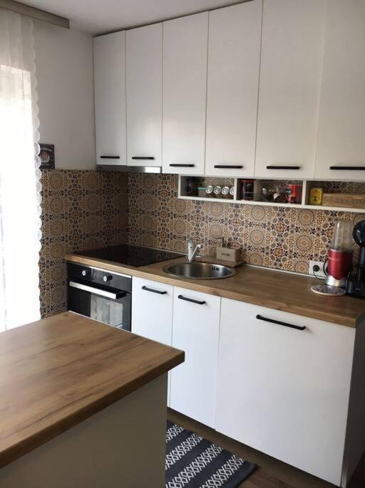 Cozy And Charming Apt. Sarajevo Apartment ภายนอก รูปภาพ
