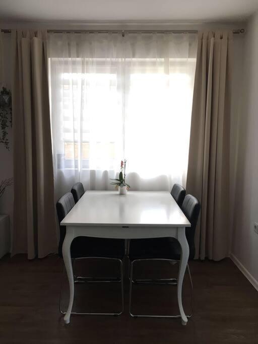 Cozy And Charming Apt. Sarajevo Apartment ภายนอก รูปภาพ