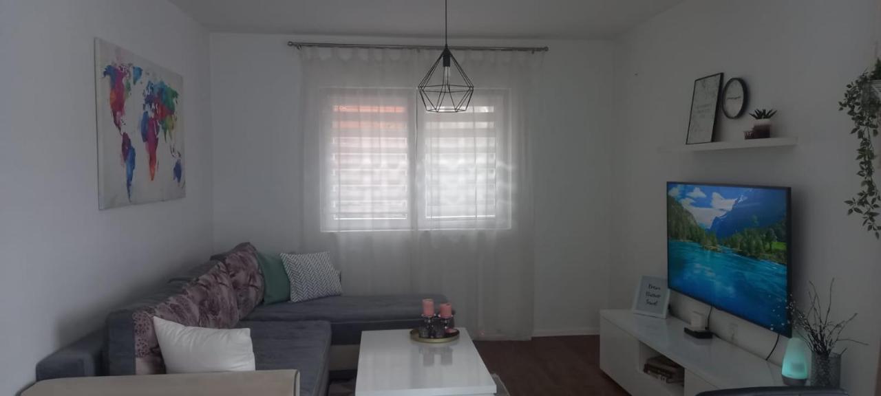Cozy And Charming Apt. Sarajevo Apartment ภายนอก รูปภาพ